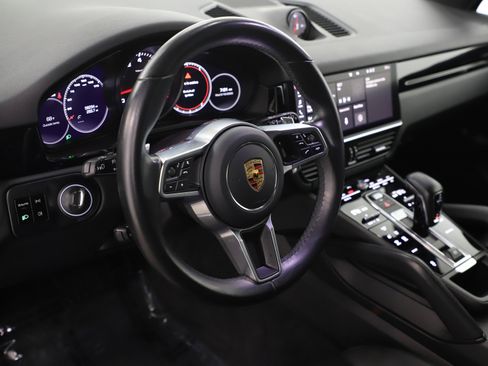Used 2021 Porsche Cayenne w/ Premium Package Plus AWD/4WD image 22
