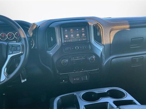 Used 2021 Chevrolet Silverado 2500 Custom w/ Custom Value Package image 6