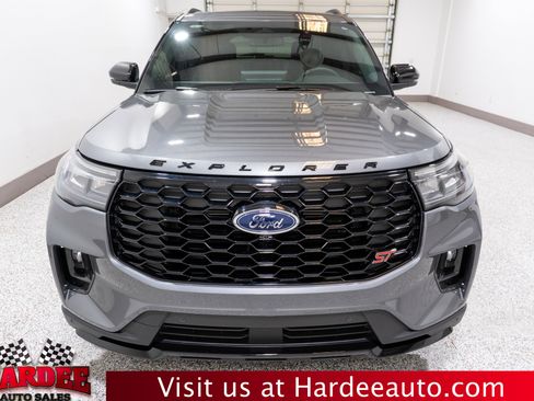 Used 2025 Ford Explorer ST w/ Sun And Sound Package image 7
