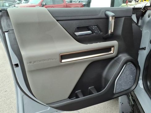 New 2025 GMC Hummer EV 2X AWD/4WD image 19