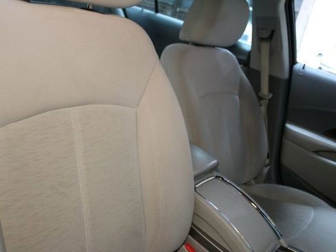 Used 2010 Buick LaCrosse CXL FWD image 11