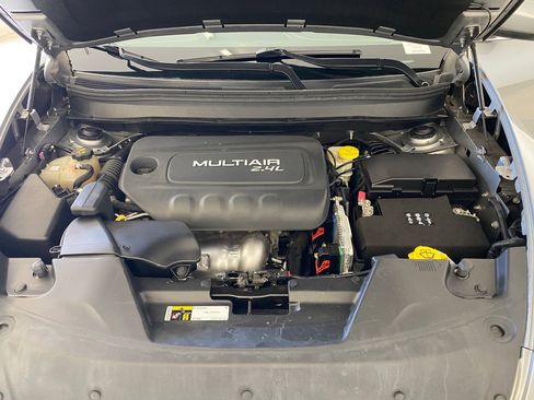 Used 2015 Jeep Cherokee Latitude w/ Cold Weather Group image 31