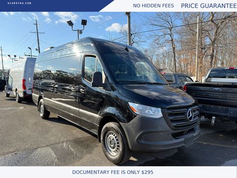 Used 2019 Mercedes-Benz Sprinter 2500 image 1