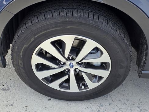 Used 2022 Subaru Outback Premium image 31