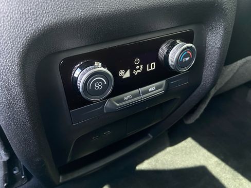 Used 2025 Buick Enclave Preferred FWD image 14