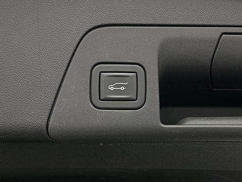 Used 2023 Buick Envision Essence AWD/4WD image 10