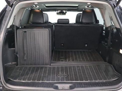 Used 2019 Toyota Highlander Limited Platinum AWD/4WD image 30