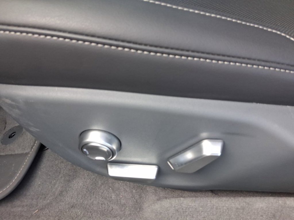 Used 2025 Lucid Air Pure RWD image 20
