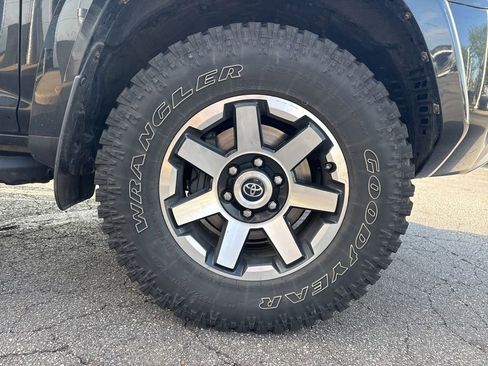 Used 2020 Toyota 4Runner TRD Off-Road Premium w/ Moonroof Package AWD/4WD image 25