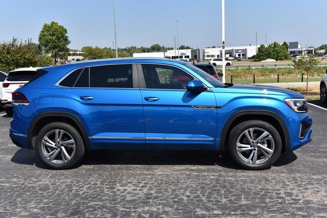 Certified 2024 Volkswagen Atlas Cross Sport SEL R-Line AWD/4WD image 5