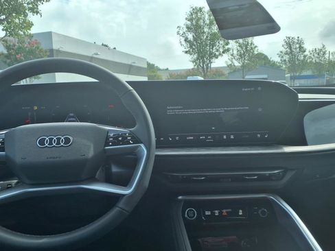 Used 2025 Audi Q5 Premium Plus AWD/4WD image 13