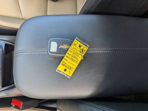 Used 2023 Chevrolet Equinox Premier FWD image 29
