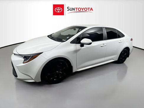 Used 2025 Toyota Corolla LE FWD image 9
