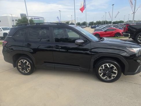 Used 2026 Subaru Forester Premium AWD/4WD image 2