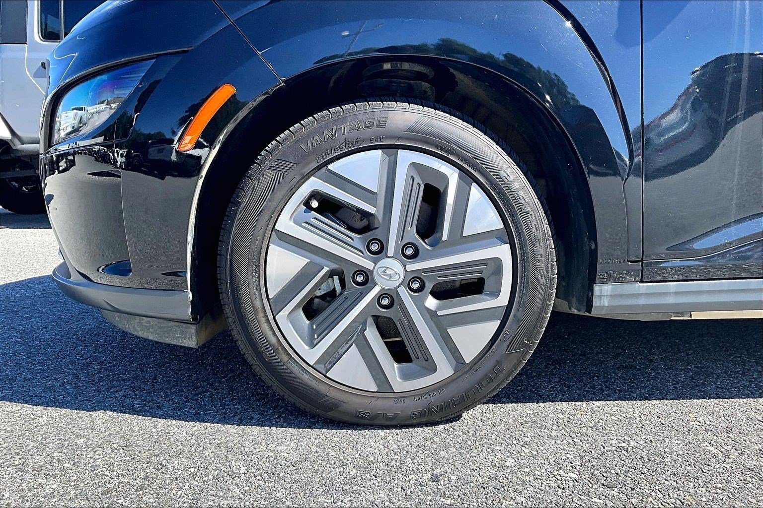 Used 2023 Hyundai Kona SEL FWD image 8