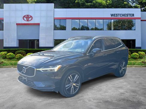 Used 2019 Volvo XC60 T5 Momentum w/ Multimedia Package image 4