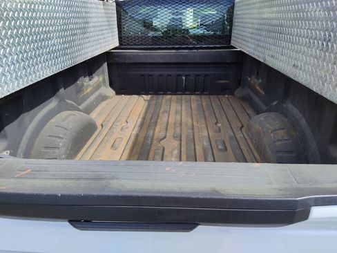 Used 2017 Ford F250 XL w/ Power Equipment Group AWD/4WD image 14