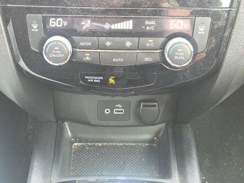 Used 2020 Nissan Rogue Sport SV AWD/4WD image 27