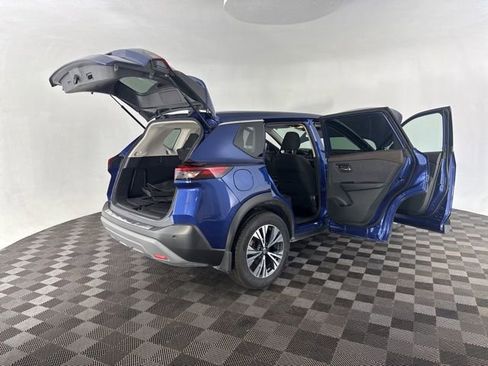 Used 2022 Nissan Rogue SV image 18