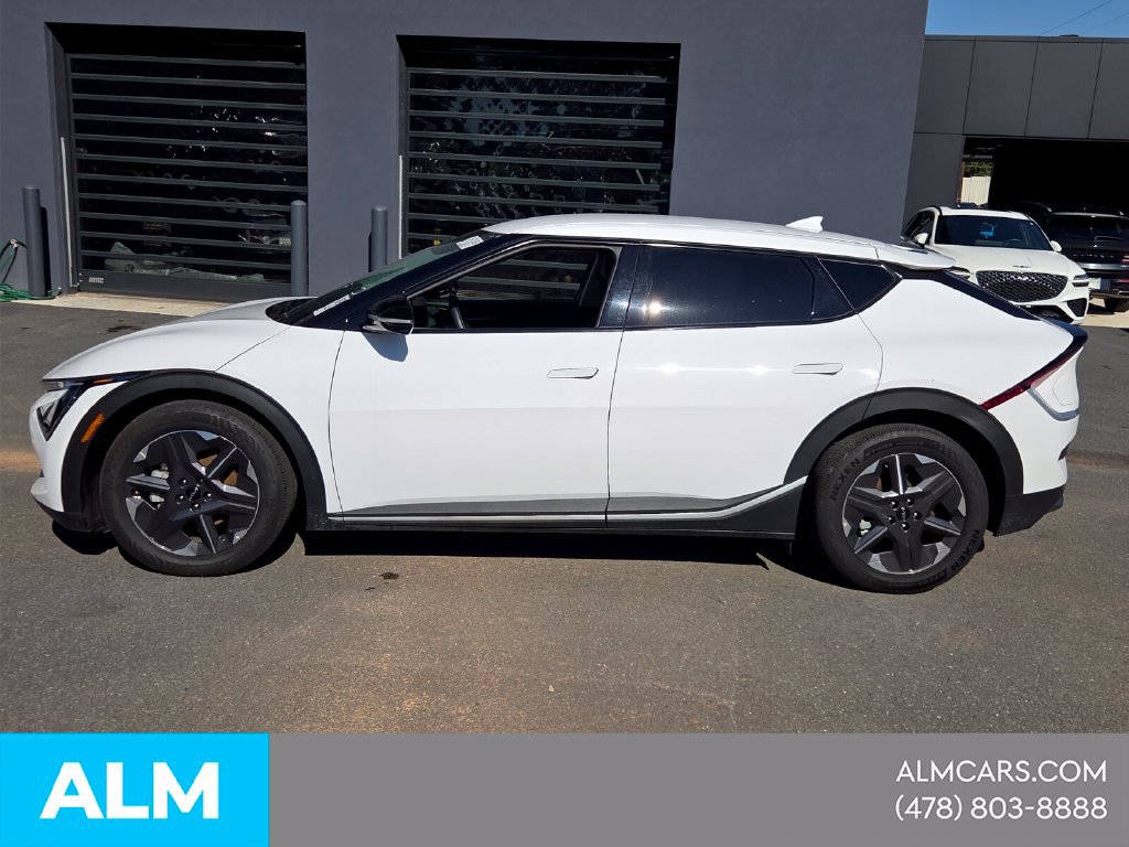 Used 2025 Kia EV6 Light RWD image 2