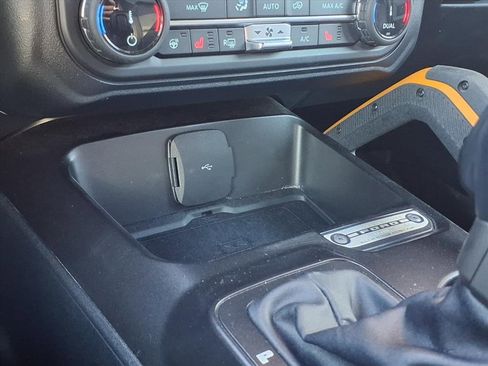 Used 2022 Ford Bronco Badlands image 15