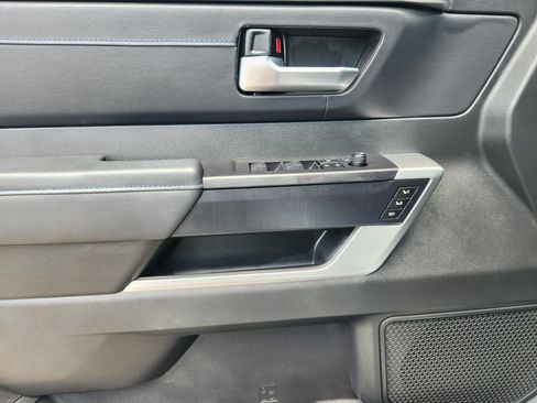 Used 2024 Toyota Sequoia Platinum AWD/4WD image 17