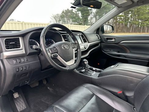 Used 2019 Toyota Highlander Limited Platinum w/ Protection Package #3 image 17