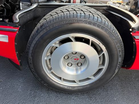 Used 1987 Chevrolet Corvette Convertible RWD image 21
