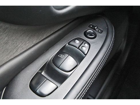 Used 2023 Nissan Murano SV image 22