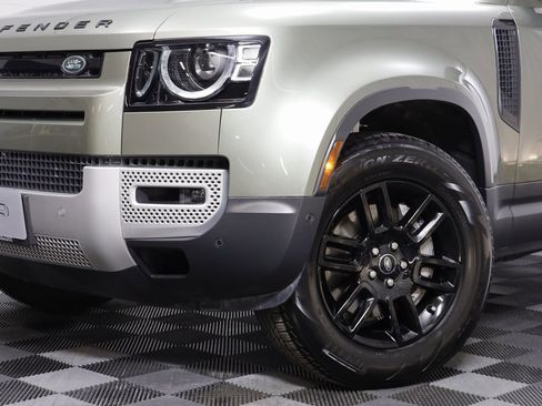 Used 2025 Land Rover Defender 110 S image 3