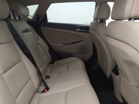 Used 2016 Hyundai Tucson Limited w/ Option Group 03 FWD image 19