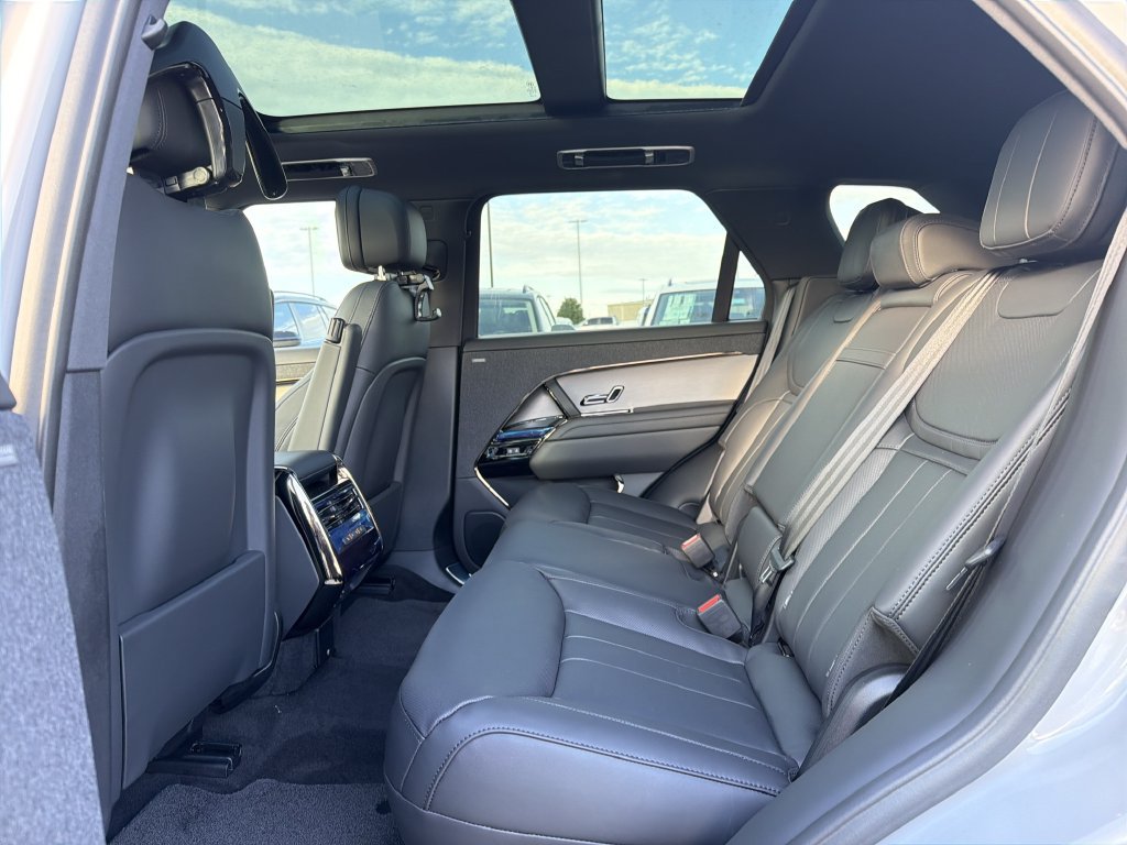 New 2027 Land Rover Range Rover Sport Dynamic SE AWD/4WD image 5