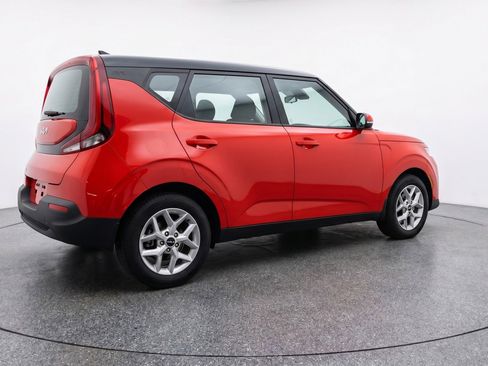 Used 2025 Kia Soul LX w/ LX Technology Package FWD image 9