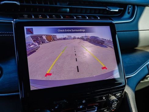 New 2025 Jeep Grand Cherokee Limited w/ Black Appearance Package image 24