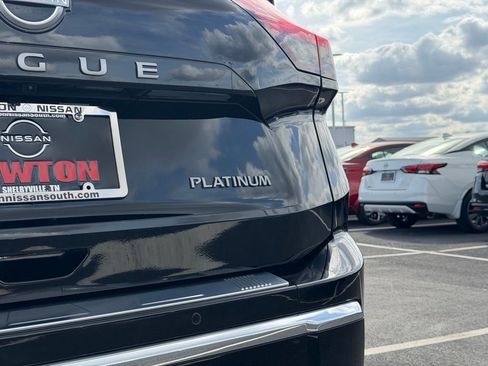 Used 2024 Nissan Rogue Platinum image 43