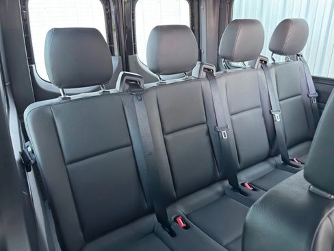 Used 2024 Mercedes-Benz Sprinter 2500 image 42