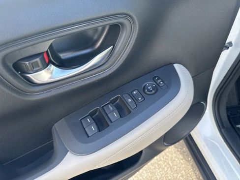 Used 2023 Honda HR-V LX image 22