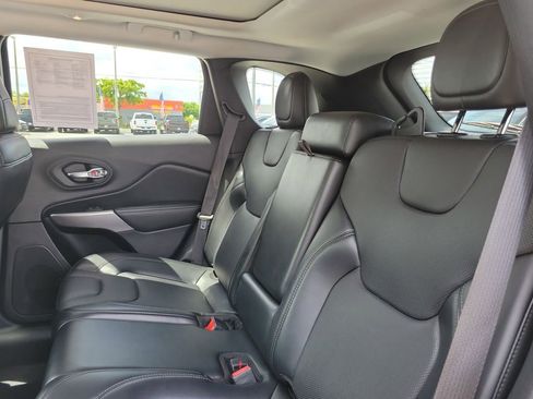 Used 2021 Jeep Cherokee Limited AWD/4WD image 18