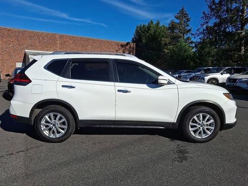 Used 2017 Nissan Rogue SV image 7