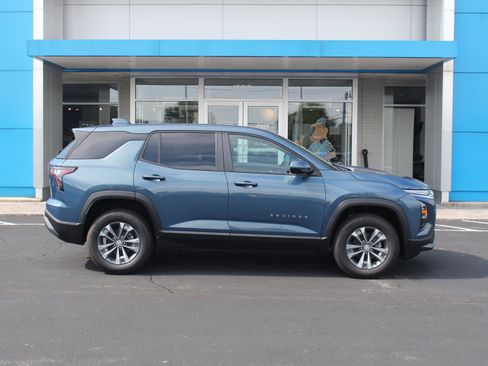 New 2027 Chevrolet Equinox LT w/ Convenience Package II AWD/4WD image 3