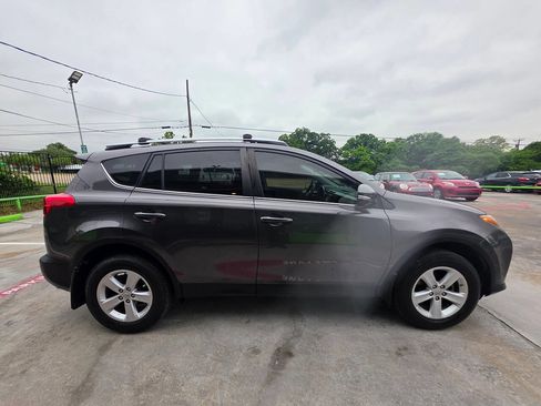 Used 2013 Toyota RAV4 XLE FWD image 18
