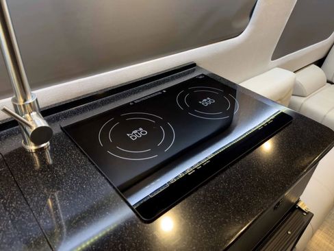 Used 2019 Mercedes-Benz Sprinter 170 image 23