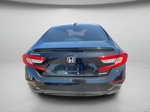 Used 2018 Honda Accord Sport image 9