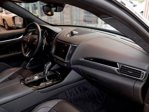 Used 2021 Maserati Levante S GranSport image 36