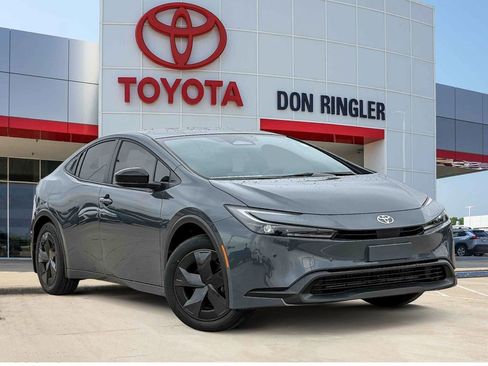 New 2026 Toyota Prius LE image 1