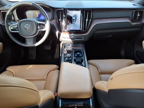 Used 2023 Volvo XC60 B5 Ultimate FWD image 12