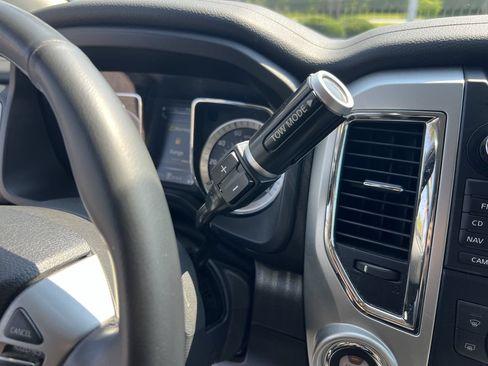 Used 2018 Nissan Titan SV w/ SV Convenience Package AWD/4WD image 26