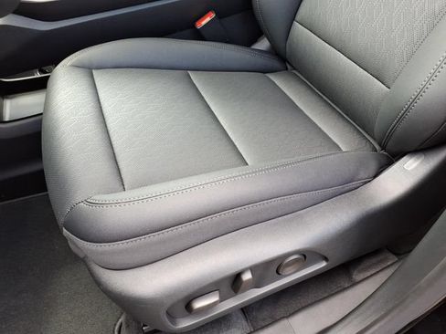 New 2026 Chevrolet Equinox LT w/ Convenience Package II FWD image 19