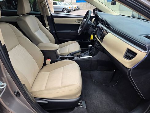 Used 2016 Toyota Corolla LE FWD image 15