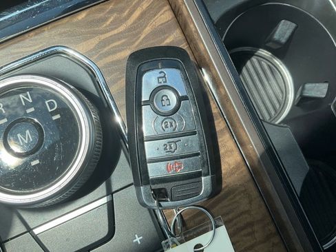 Used 2021 Ford Expedition Platinum image 32